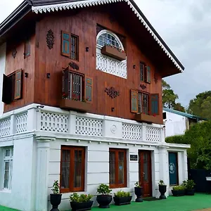 The Golf Guest house